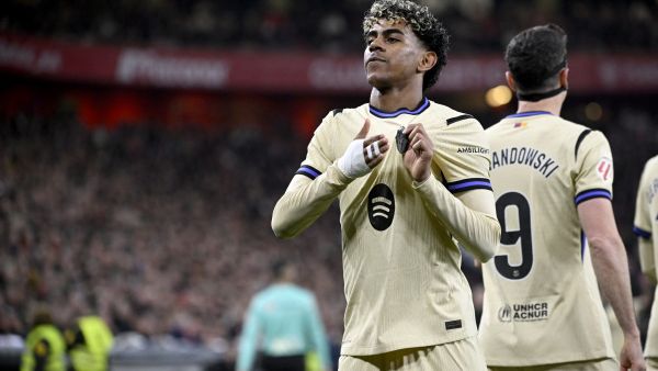 يامال يواصل تحطيم الأرقام ويبحث عن هدفه الأول في إنجلترا