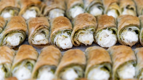 أصابع البقلاوة المقرمشة بالقشطة