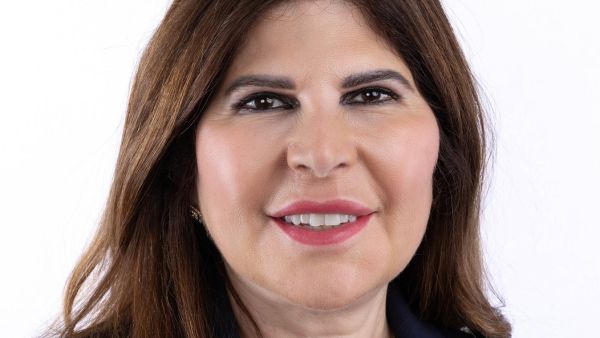 مؤسسة ستاندرد تشارترد تطلق نسخة 2026 من برنامج "المرأة والتكنولوجيا" في دولة الإمارات بالشراكة مع "فيلدج كابيتال" لتسريع نمو الشركات الناشئة