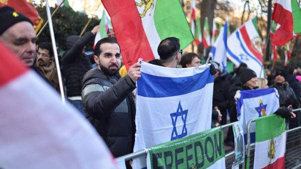 اختراق ومراقبة صامتة..