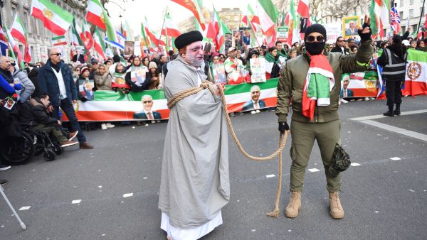 عاجل:  إعلام إيراني يؤكد اختيار المرشد الجديد من دون الإعلان عن اسمه