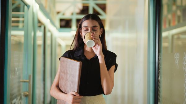 العمل خارج المكتب… مفتاح تجديد الطاقة وكسر الروتين اليومي