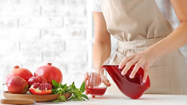 عصائر تعزز أنوثتك من الداخل