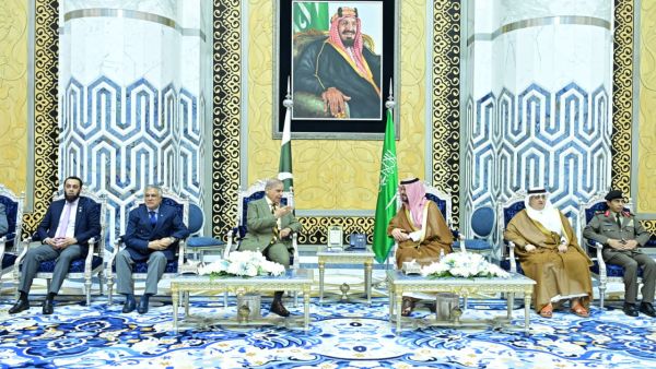 Pakistani PM visits Saudi Arabia
