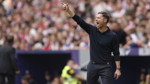 تشيلسي يتواصل مع تشابي ألونسو