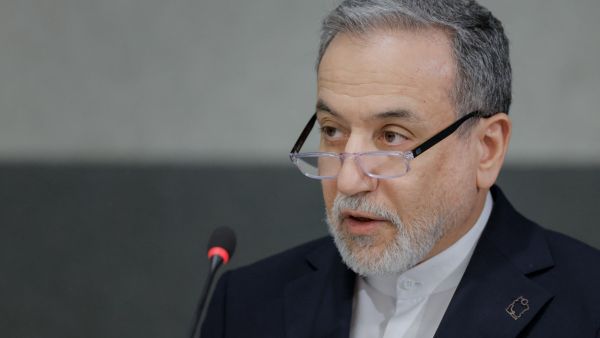  Diplomatic deadlock: Iran's Araghchi travels to Russia for talks with Putin