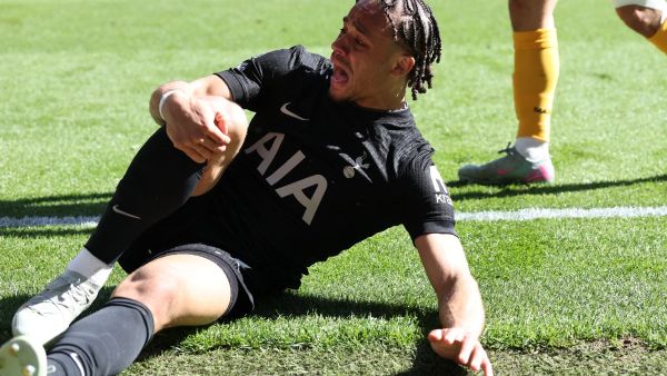 تشافي سيمونز يغيب رسميًا عن كأس العالم