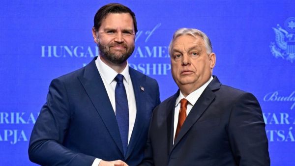 زعيم المعارضة المجرية بيتر ماجيار