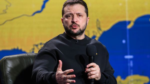 رئيس أوكرانيا فولوديمير زيلينسكي يجيب على أسئلة الصحفيين خلال مؤتمر صحفي شامل في كييف، أوكرانيا، في 19 ديسمبر 2023.