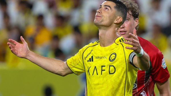 القادسية يوقف قطار انتصارات النصر ويفتح باب المنافسة للهلال