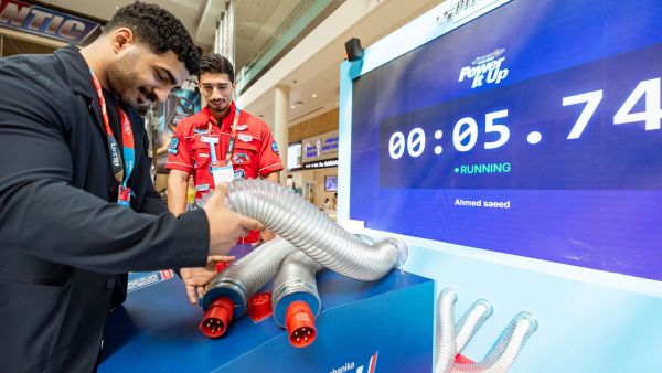 معرض أوتوميكانيكا دبي ينتقل للانعقاد في مركز دبي للمعارض تماشياً مع أجندة دبي الاقتصادية D33