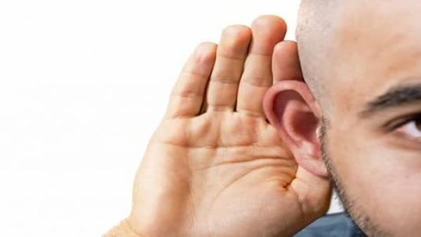 تفسير حلم سماع صوت شخص دون رؤيته في المنام