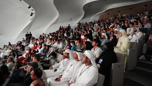 مؤسسة دبي للمستقبل تخرّج 160 طالباً في الدورة الثانية لبرنامج "مجتمع المعرفة في دبي" 
