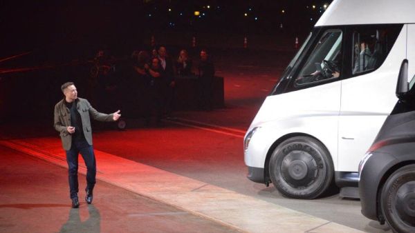 Musk showcasing Tesla Semis