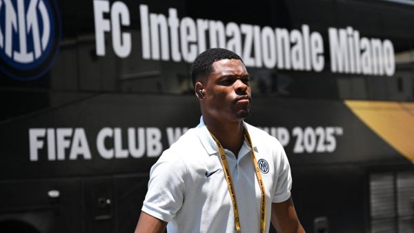 ريال مدريد يغلق اتفاق ضم دومفريس مقابل 20 مليون يورو