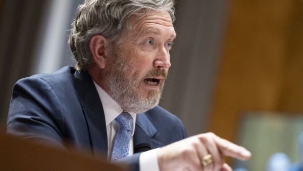 US House Blocks Trump