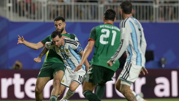 ليونيل ميسي أثناء مباراة الأرجنتين والجزائر في كأس العالم 2026