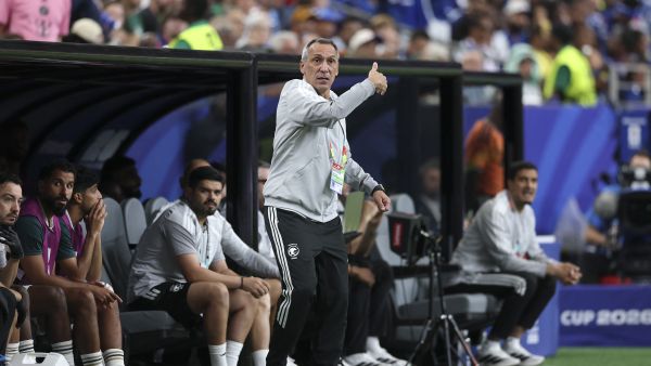 اليوناني دونيس تعرض لانتقادات لاذعة بسبب أداء منتخب السعودية في كأس العالم 2026