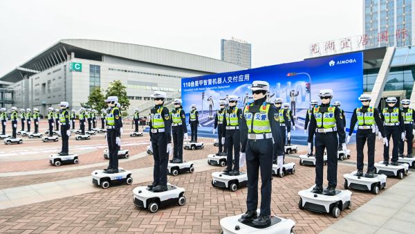 أومودا وجايكو (OMODA & JAECOO) تنقل منظومة الروبوتات أيموغا (AiMOGA Robotics) إلى قطاعَي الضيافة والفعاليات في دولة الإمارات العربية المتحدة