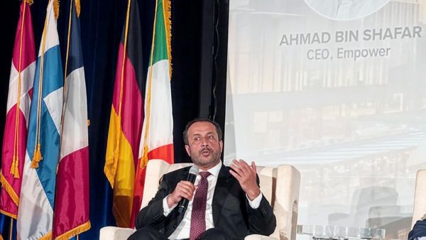 أحمد بن شعفار يستعرض تجربة الإمارات الرائدة في تبريد المناطق في جلسة رئيسية قي مؤتمر الجمعية الدولية لطاقة المناطق 2026