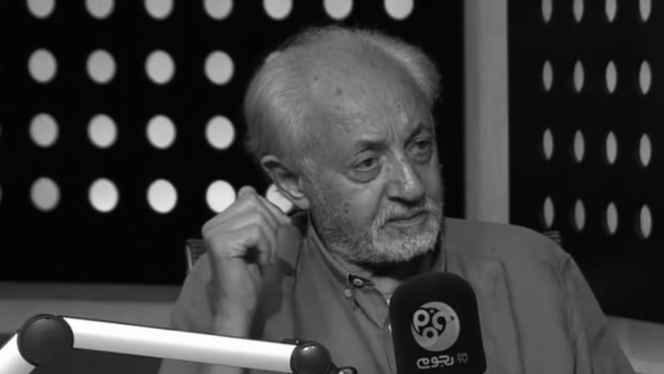 وفاة عبد العزيز مخيون.. الفن المصري يفقد أحد أبرز رموزه