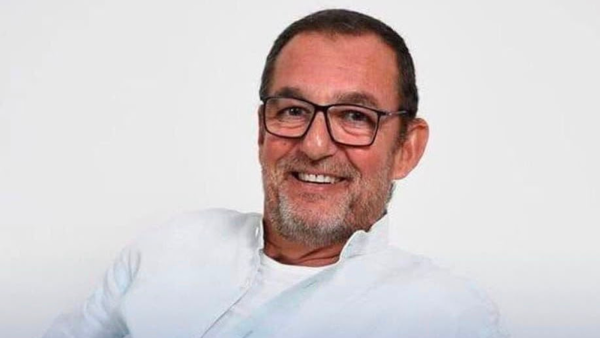الفنان محمد مرزبان على جهاز التنفس الاصطناعي بعد حادث مروع..تفاصيل