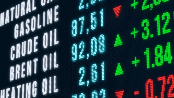 Oil and energy goes up as stocks fall