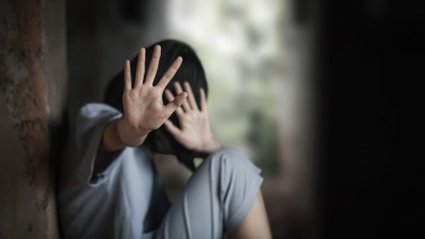 تعرضت إلى السب والقذف من قبل شخص مجهول لا تعرفه