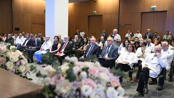 المركز الطبي في الجامعة الأميركية في بيروت يستقدم أول جهاز للرنين المغناطيسي  "بلو سيل إكس إي"BlueSeal XE في منطقة الشرق الأوسط إلى لبنان