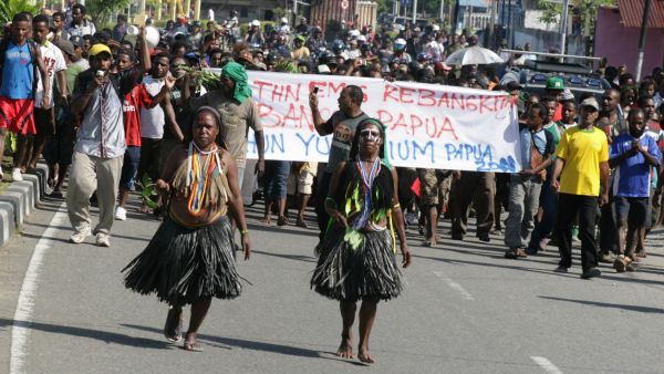 Papuan separatists kill American pilot, torch civilian aircraft in Indonesia