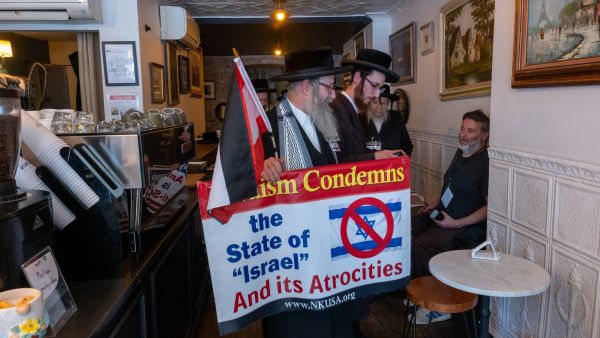 Anti-Israel protest in a Brooklyn cafe