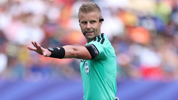 حكم مباراة إسبانيا والنمسا اليوم في كأس العالم 2026