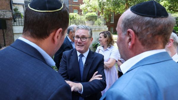 Keir Starmer with Jewish community representatives