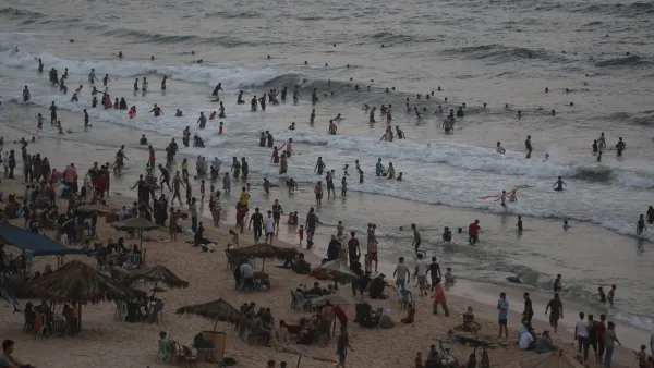8 Palestinians killed, 14 wounded in Israeli strike on Gaza port  