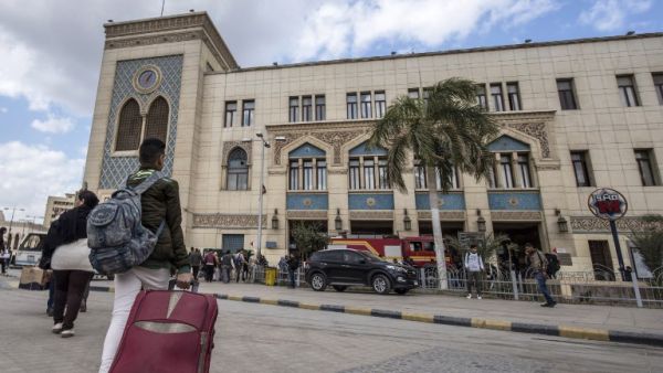A picture taken on February 27, 2019 shows Cairo's Ramses main railway station in the Egyptian capital. 
(Khaled DESOUKI / AFP)
