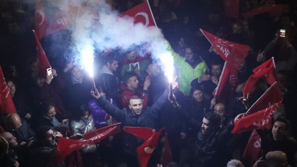 Supporters of opposition Republican People's Party (CHP) celebrate after early results for Ankara mayor in local election in Ankara, on March 31, 2019. (AFP/ File Photo)