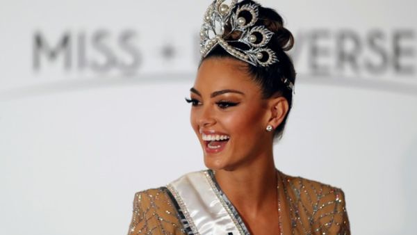 ملكة جمال جنوب إفريقيا ديمي لي نيل بيترس (twitter.com/MissUniverse)