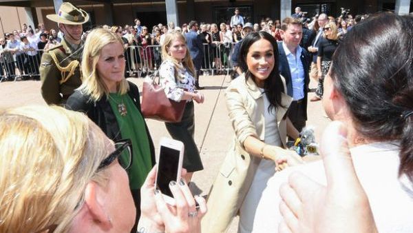 مرافقة دوق ودوقة سايكس (mirror.co.uk) مرافقة دوق ودوقة سايكس (mirror.co.uk)