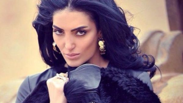 حورية فرغلي في محاولة جديدة لتصحيح أنفها