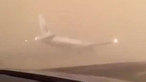 Social media users alleged the plane had landed on the busy Jeddah-Makkah highway during the sandstorm (Social Media)
