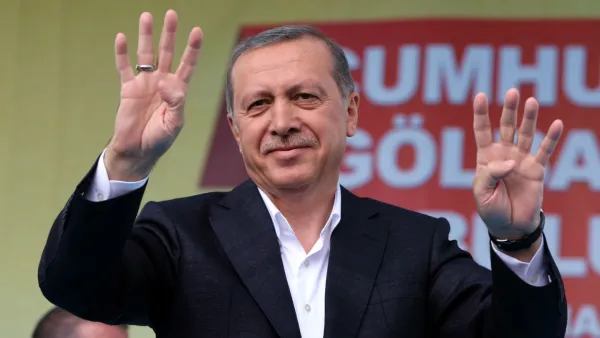 أردوغان: "وتم مؤخرا إعدام 9 شباب، وأنا أصرخ أيها الغرب، يا أوروبا، أين حظركم لتطبيق عقوبة الإعدام؟".

