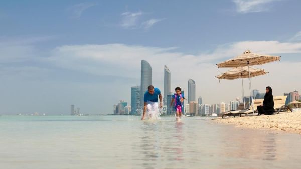 سكان الإمارات سيتمكنون من التنقل بطائرات كهربائية سكان الإمارات سيتمكنون من التنقل بطائرات كهربائية