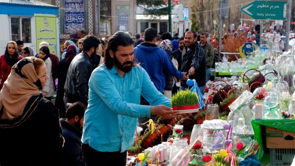 عيد النوروز واحتفالاته يعتبر أحد أقدم التقاليد الإيرانية وللإيرانيين