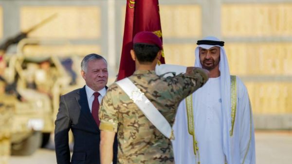 واشتمل الحفل على خروج العلم القديم للواء من أمام المنصة