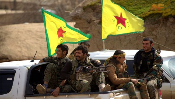 وباشر الأكراد محادثات رسمية مع دمشق قبل أشهر حول مستقبل المنطقة، 