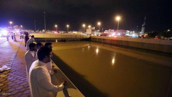 هطلت على الكويت خلال الأسبوعين الماضيين أمطار غزيرة، تحولت إلى سيول