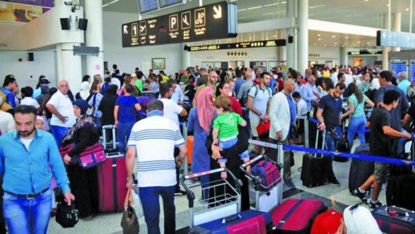 السبب يعود إلى نشر جهاز أمن المطار عناصر أمنية تابعة له على مداخل المطار 