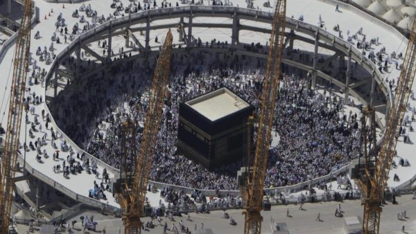 بلاغ مفاده بوقوع حادث حريق في فندق بمشروع جبل عمر