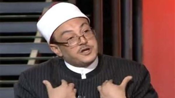 احد المعلقين تابع على الفيديو بالقول "الشيخ ميزو اشتغل بقا يبيع سمك ياريت تفضل زى ماانت ومالكش دعوة بالدين

