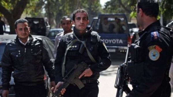 تضم مطربة وشخصيات معروفة..مصر تضبط شبكة دولية للاتجار بالبشر
